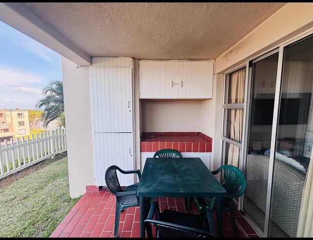 2 BEDROOM APARTMENT FOR SALE IN UVONGO BEACH